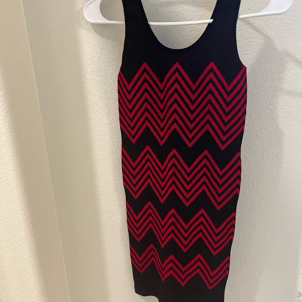 Black and Red Zigzag Pattern Dress